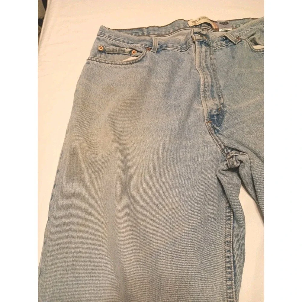 Vintage Levis 550 Jeans Mens 42x30 Light Wash Relaxed Fit Blue Denim Made USA